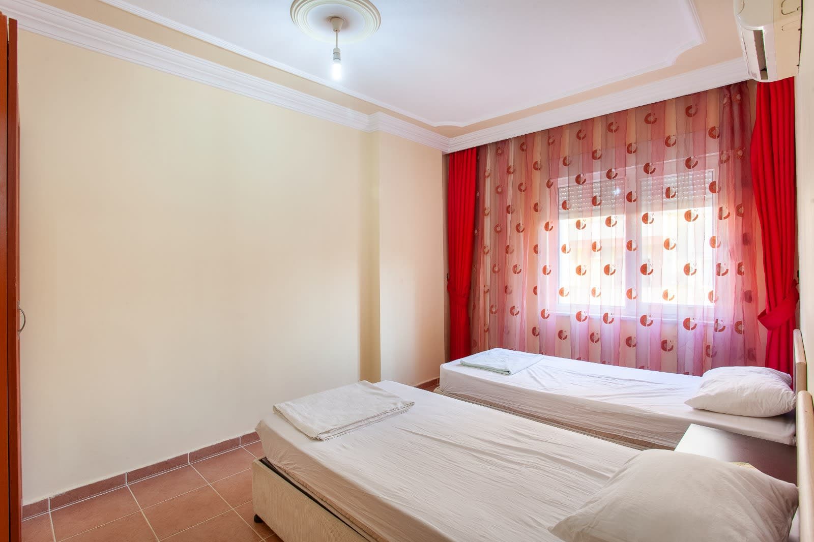 Sevgi Tatil Sitesinde Eşyalı 2+1 |Denize 450m |Havuz |Fitness - Gallery View 1